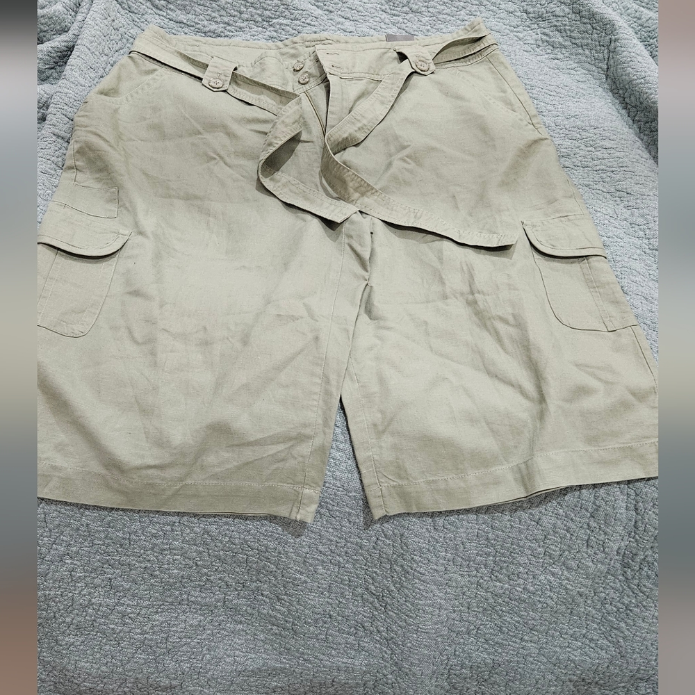 17" inseam pedal pushers with tie waist.